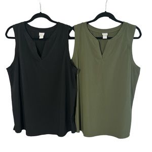 ZENERGY
UPF Notch Neck Tanks - lot of 2
#570325986
Chico’s Size 3 (16-18) XL
